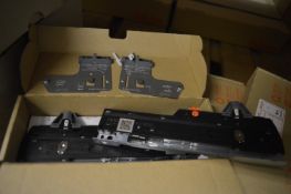 *Nine Pairs of Blum Hinges T60L7570