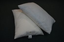 *Pair of Hotel Grand Reversible Cooling Pillows
