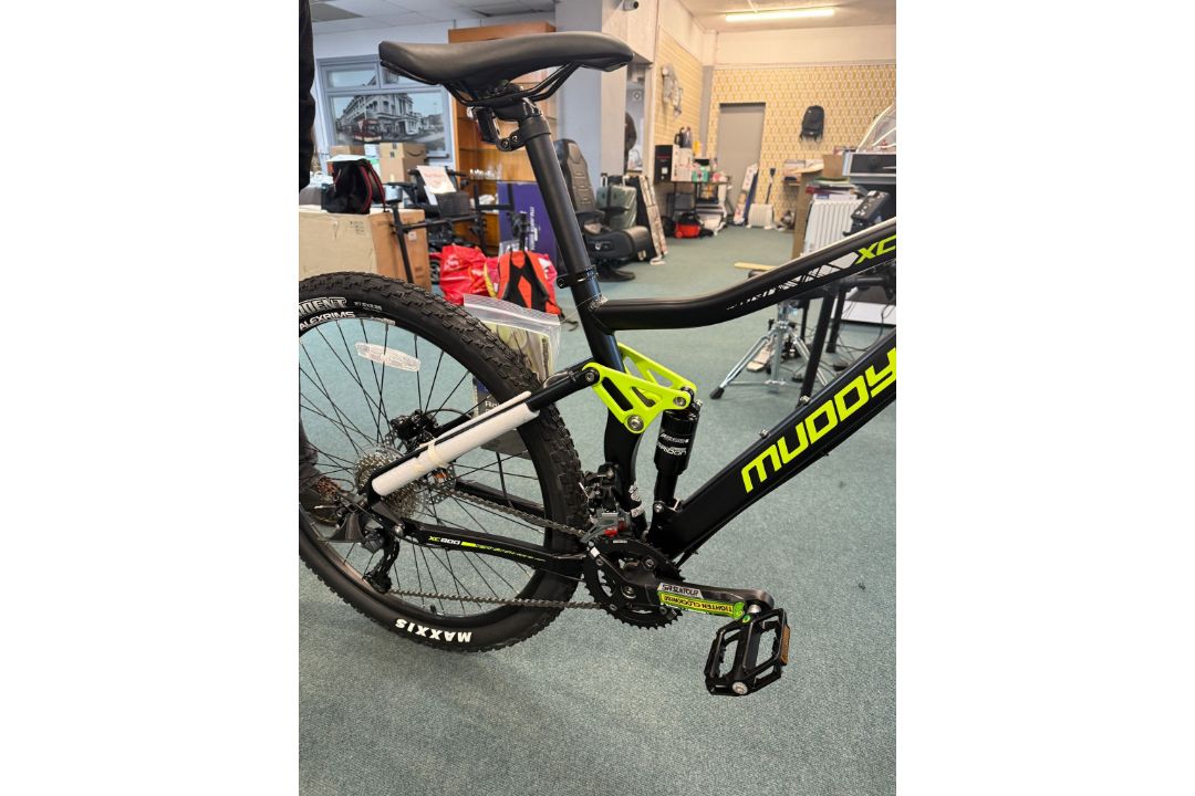 Muddy Fox XC800 Mountain Bike with Full Suspension - Image 3 of 8