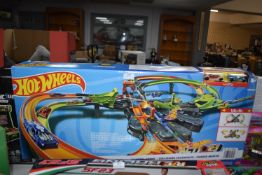 *Hot Wheel Colossal Crash Car Action Set