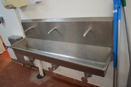 *Stainless Steel Triple Knee Operated Hand Wash Station with Heat Pump