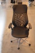 *Faux Leather Executive Office Swivel Chair with Mesh Back