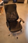 *Faux Leather Executive Office Swivel Chair with Mesh Back