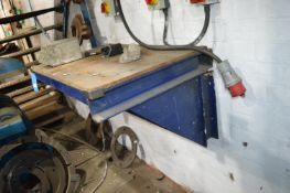 *Wall Mounted Workbench 91x63cm