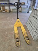 2.5 Tonne Yellow Pallet Truck