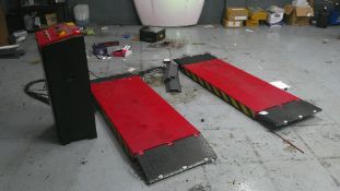 *Euro Tek U-B30Y Scissor Lift