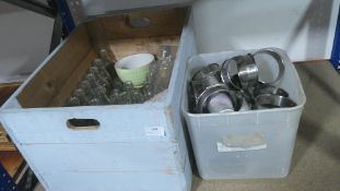 Quantity of Glass Bottles and Muffin Rings