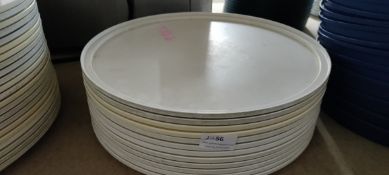 *White Plastic Branded Pizza Trays