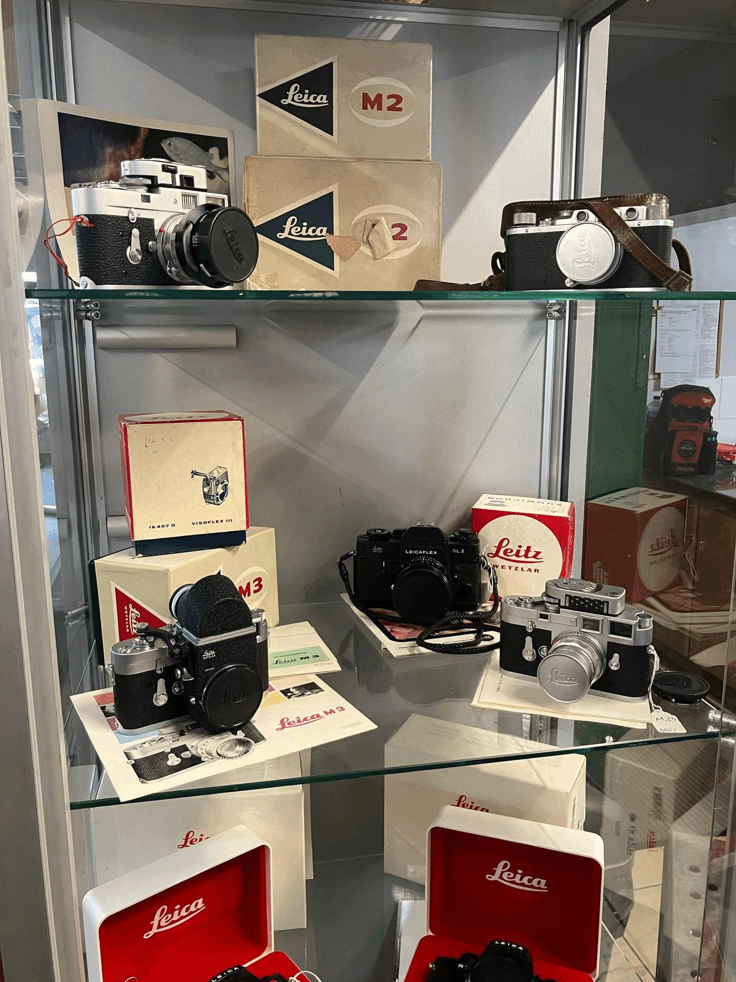 8701 - Collectable Toys and Superior Leica Camera Equipment