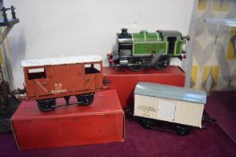 Hornby O Gauge 101 LNER 460 Clockwork Loco plus Two Boxed NE Wagons