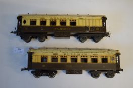Two Hornby O GaugeNo.2 Special Pullman Coaches