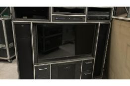 *Large Flight Case 78 cm x 154 cm x 153 cm on castors Samsung TV, BlueRay, Cinema & Speakers