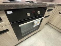 *Integrated Single Oven UB0652BK