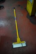 *Heavy Duty Floor Scraper 300mm/12” Blade