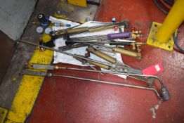 *Quantity of Burning Heads, Heating Guns, and Regulator Gauges