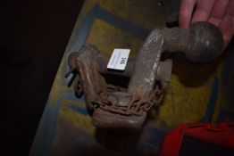 *Pin & Ball Towing Hitch