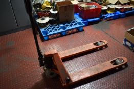 *BT 680x1000 Pallet Truck (collection by appointment)
