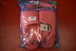 32 Degrees Cool Youth’s Pink Cushion Slides Size: XL 3-4