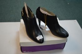 Lotus Heeled Shoes Size: 6