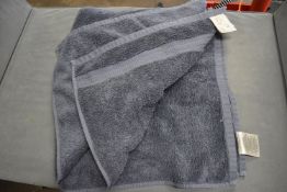 *Two Grandeur Blue Hand Towels