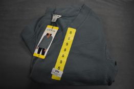 *Orvis Women’s Long Sleeve V-Neck Top Size: S