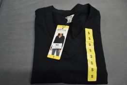 *Orvis Women’s Long Sleeve V-Neck Top Size: S