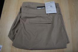*Men’s Performance Short Size: 40