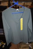 *Orvis Women’s Long Sleeve V-Neck Top Size: S