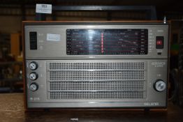 Selena B215 8-Band Radio