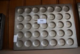 Vintage Chocolate Mould Venz Design