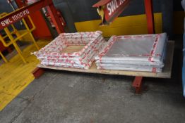 *Four 854x689mm and Four 968x773mm Venetian Blinds with Frames