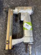 *EZ-Fasten Pneumatic Staple Gun