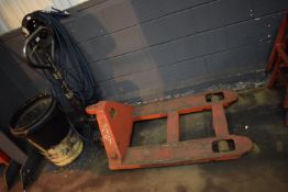 *685x1000 Modified Pallet Truck