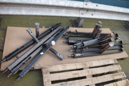 *12x Brace Bars with Spring Attachment and Centre Pin