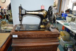 Vintage Singer Portable Sewing Machine in Oak Case
