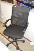 *Mesh Back Gas-Lift Office Chair with Arms and Upholstered Seat