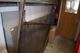 *Steel Horse Box Dividing Partition