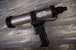 *Pneumatic Caulking Applicator