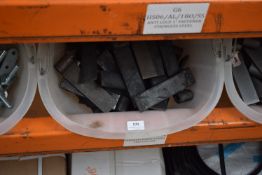 *Feed Bucket Containing 150mm Straight Hinge