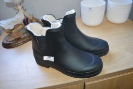*Weatherproof Boots Size: 6