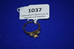 9ct Gold Ring Size: P ~2.2g (missing main stone, sold as scrap)