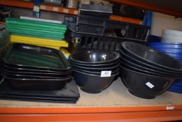 Quantity of Assorted Bowls, Trays, etc.