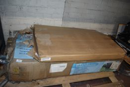 *8ft Trampoline and Enclosure