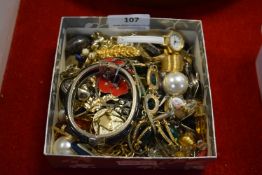 *Vintage Costume Jewellery Necklaces, Brooches, Br