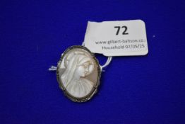 Continental 800 Silver Cameo Brooch Featuring The