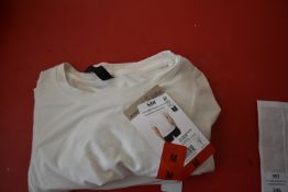 *Two Mondetta Women’s White Short Sleeve Active T-Shirts Size: M