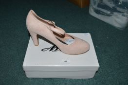 Mulanka Lady’s Pink Shoes Size: 8