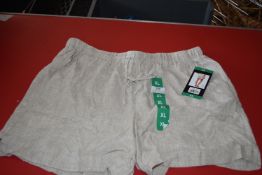 *Women’s Cream Linen Shorts Size: XL