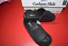 32 Degrees Cool Youth’s Cushion Slides Size: S