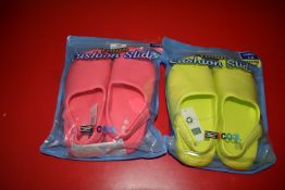 Two Pairs of 32 Degrees Youth Cushion Slides Size: L